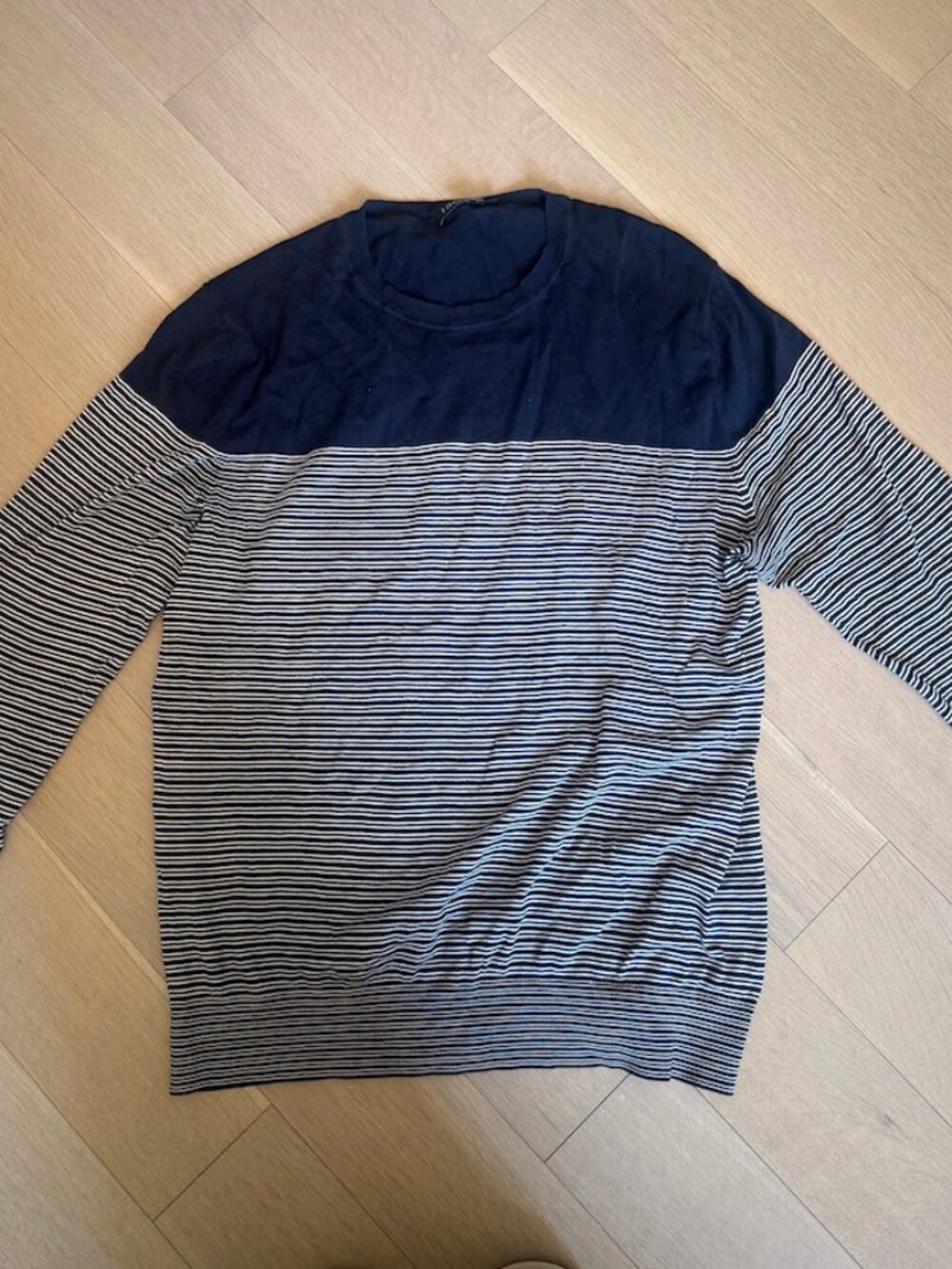 NWOT Z Zegna Black Stripe Crewneck Light sweater
